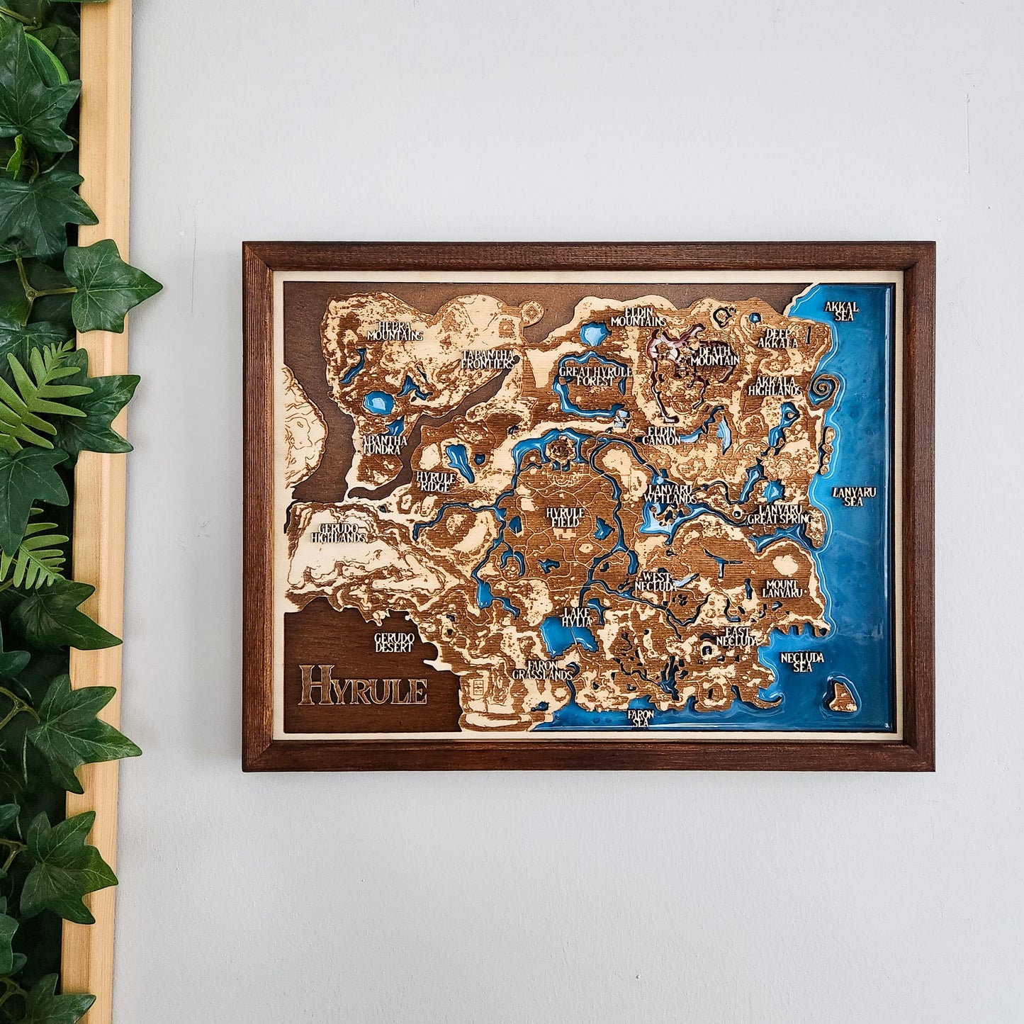 Hyrule map of Zelda, Breath of the Wild, Wooden Resin Map - Kutalp